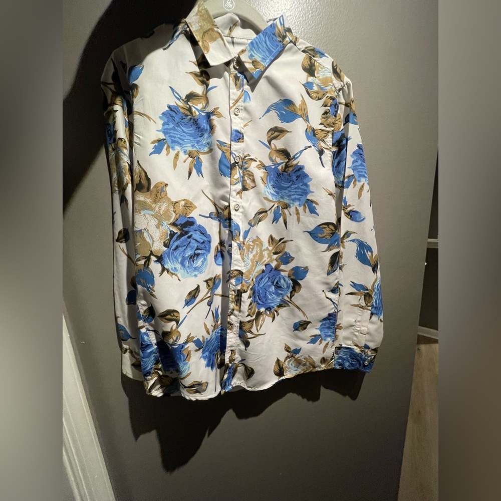 white and blue flower button down